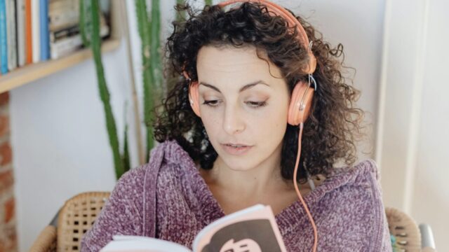 空気を読みすぎて疲れるあなたへ。「自分らしさ」を静かに守る方法